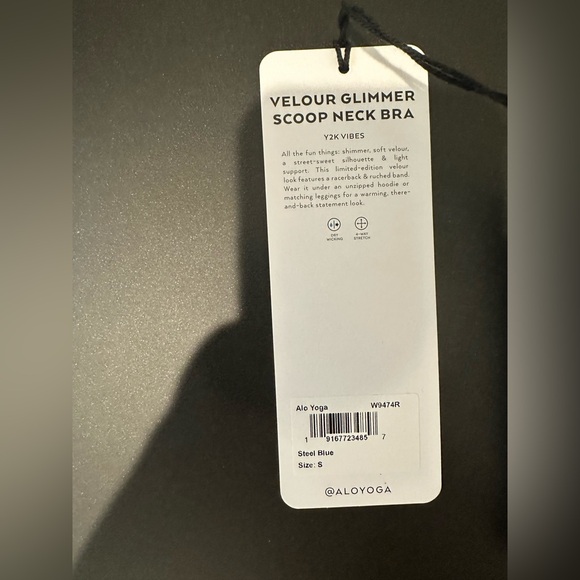 Alo Velour Glimmer Scoop Neck Bra - Picture 6 of 10